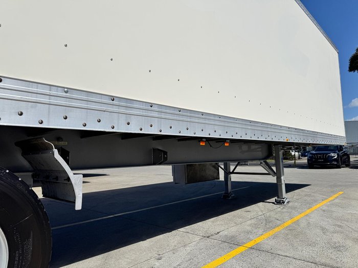 2006 Vawdrey 22 Pallet Dry Freight R/T Bpw