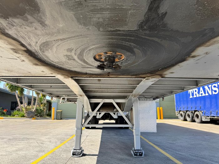 2006 Vawdrey 22 Pallet Dry Freight R/T Bpw