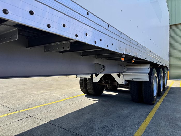 2006 Vawdrey 22 Pallet Dry Freight R/T Bpw