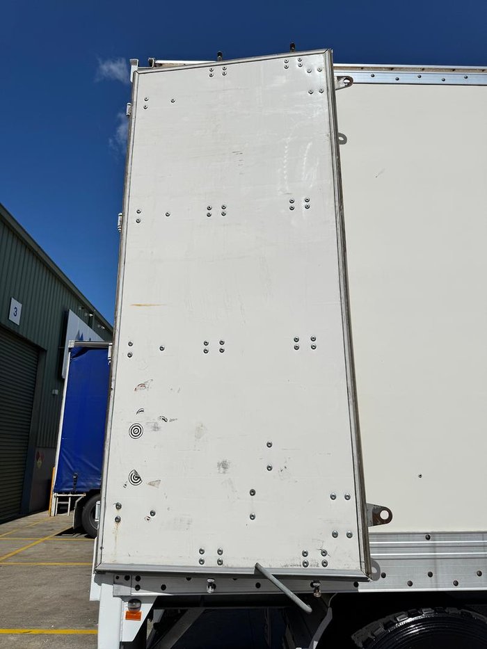 2006 Vawdrey 22 Pallet Dry Freight R/T Bpw 