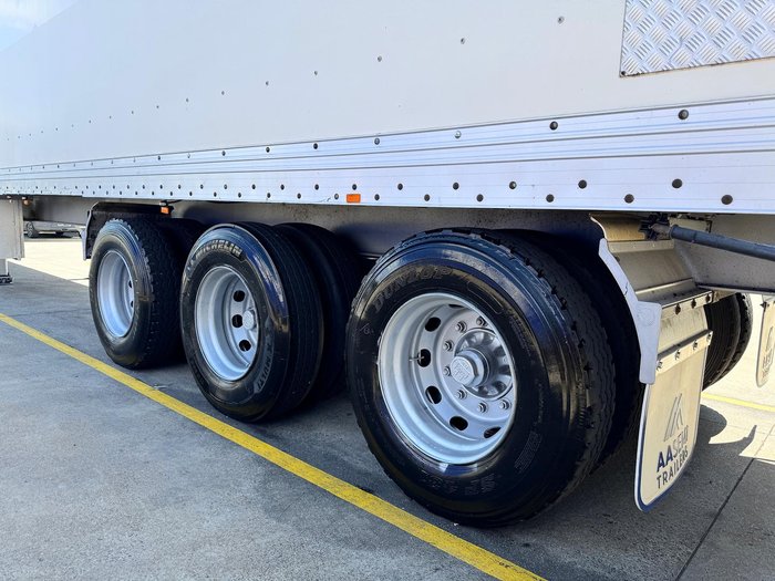 2006 Vawdrey 22 Pallet Dry Freight R/T Bpw 