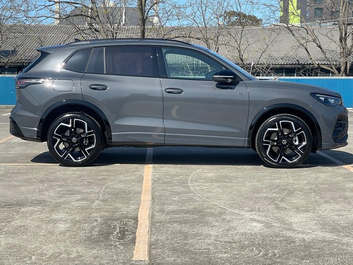 2025 Volkswagen Tiguan 195TSI R-Line