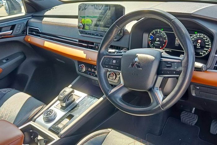 2021 Mitsubishi Outlander Exceed Tourer