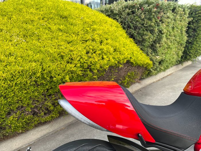 2012 DUCATI DIAVEL Red
