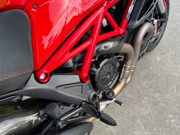 2012 DUCATI DIAVEL Red