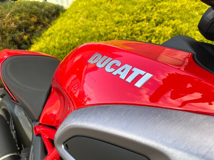2012 DUCATI DIAVEL Red