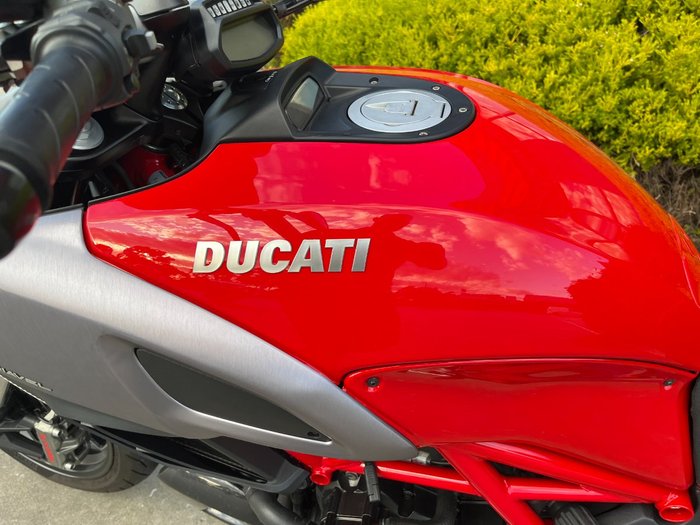 2012 DUCATI DIAVEL Red
