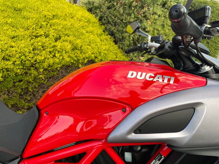 2012 DUCATI DIAVEL Red