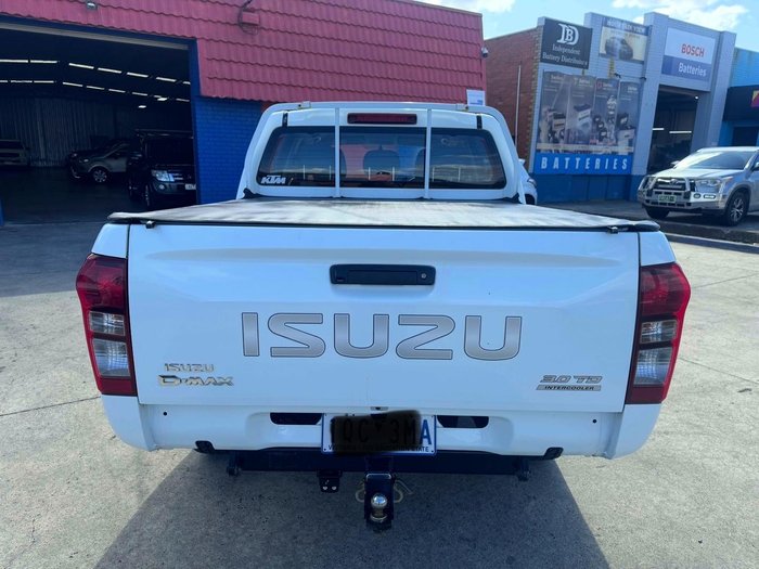 2014 Isuzu D-MAX SX High Ride MY14 4x2 Splash White