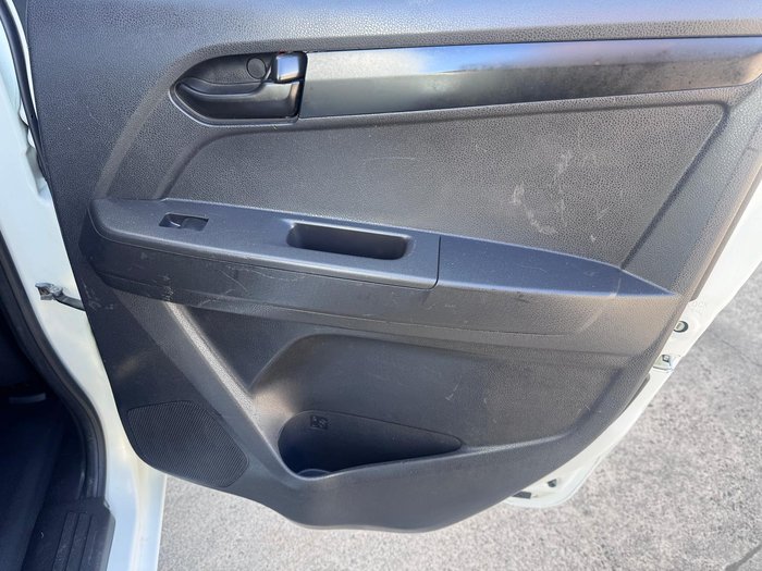 2014 Isuzu D-MAX SX High Ride MY14 4x2 Splash White