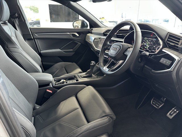 2025 Audi Q3 40 TFSI S line