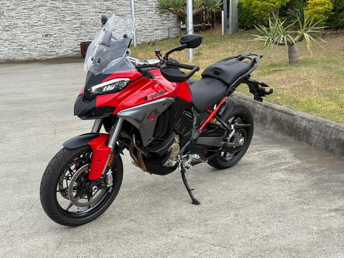 2025 Ducati Multistrada V4S Multistrada Red
