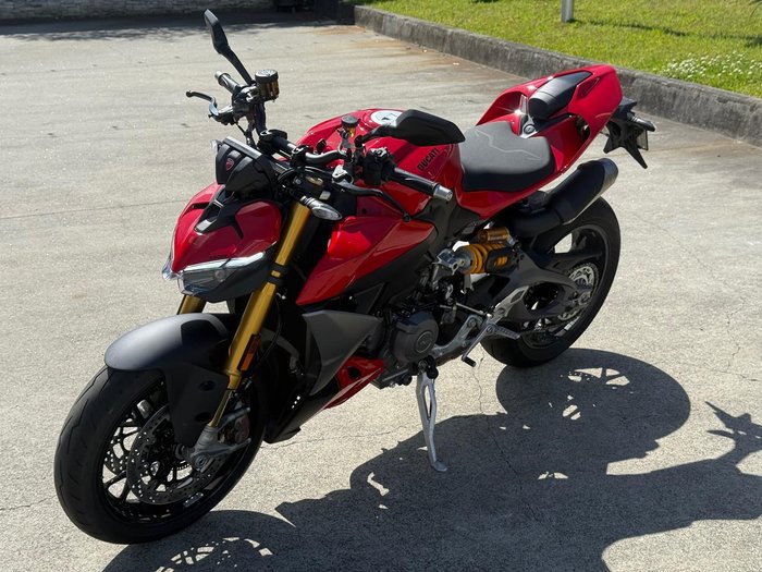 2025 Ducati Streetfighter V2 S Streetfighter Red