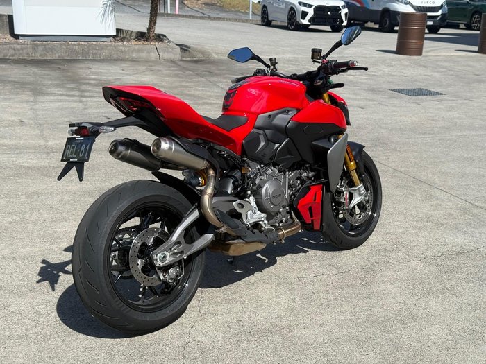 2025 Ducati Streetfighter V2 S