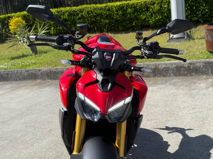 2025 Ducati Streetfighter V2 S Streetfighter Red