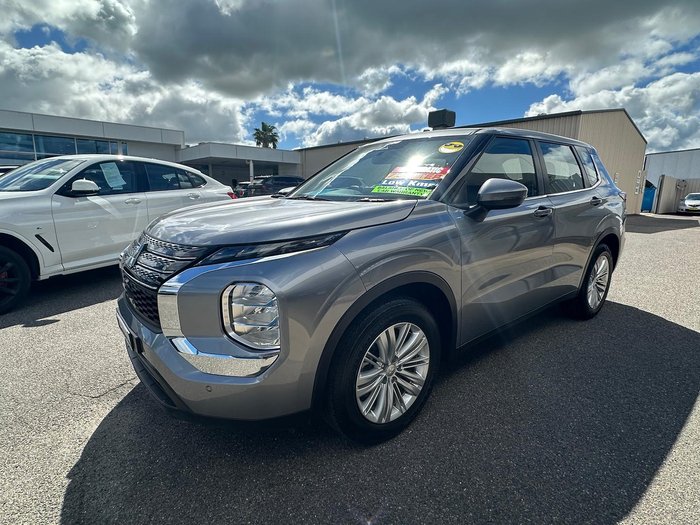 2022 Mitsubishi Outlander ES