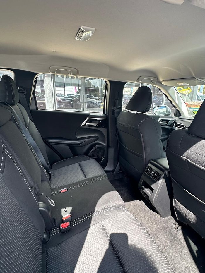 2022 Mitsubishi Outlander ES