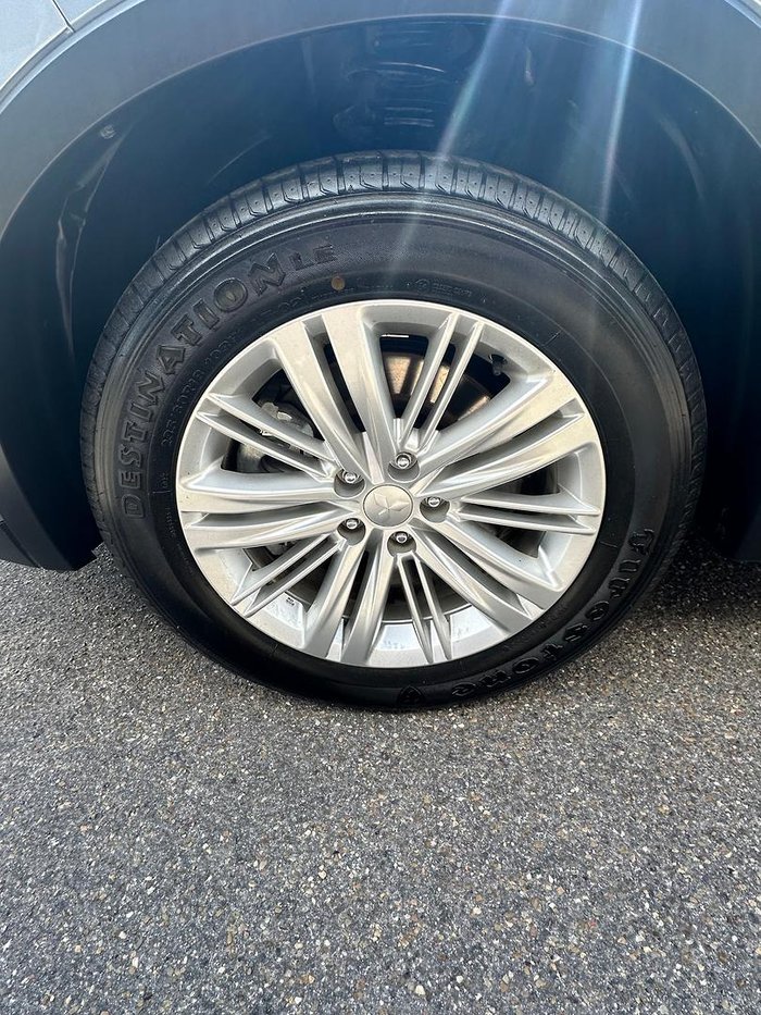 2022 Mitsubishi Outlander ES