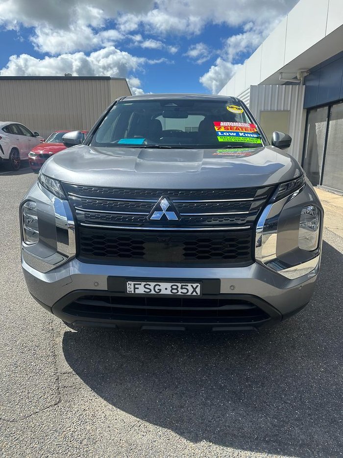 2022 Mitsubishi Outlander ES