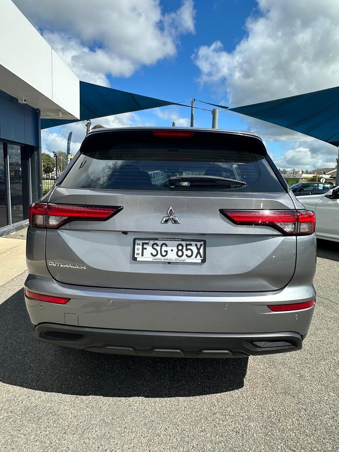 2022 Mitsubishi Outlander ES