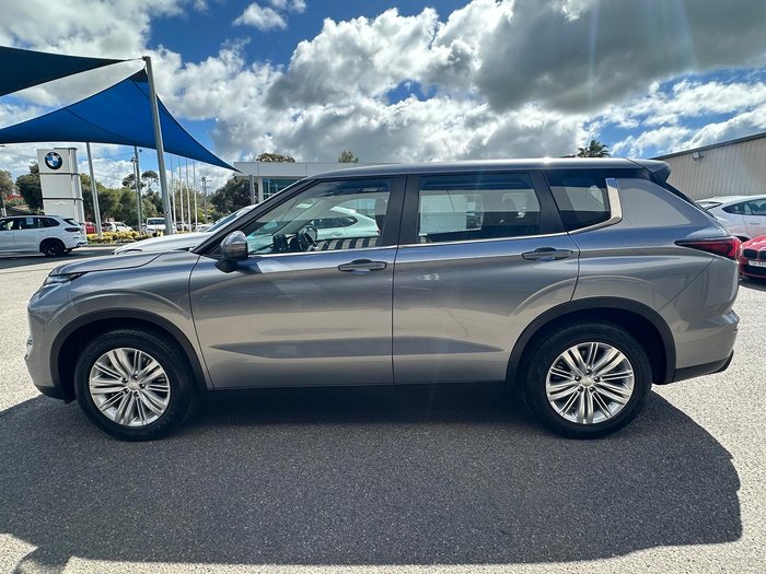 2022 Mitsubishi Outlander ES