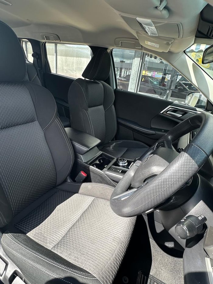 2022 Mitsubishi Outlander ES