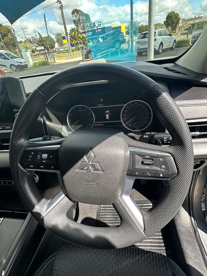 2022 Mitsubishi Outlander ES