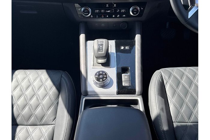 2023 Mitsubishi Outlander PHEV Exceed