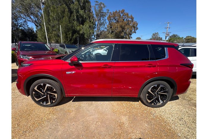 2023 Mitsubishi Outlander PHEV Exceed