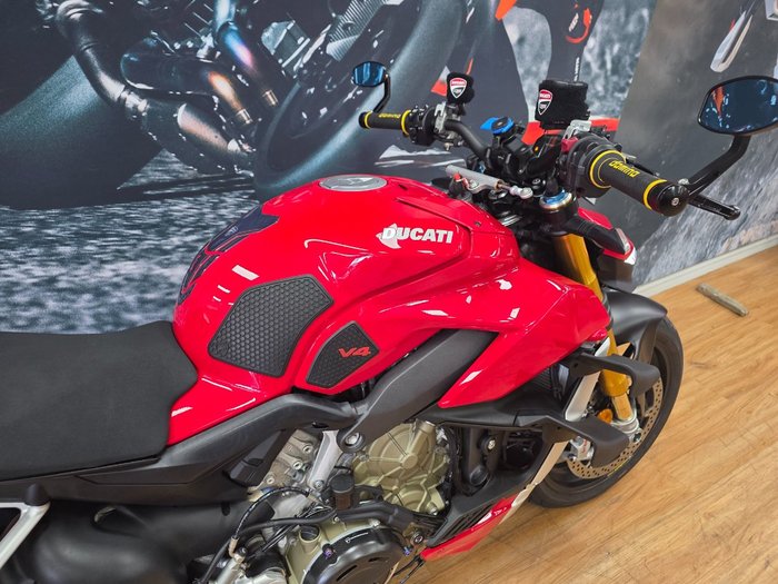 2022 DUCATI STREETFIGHTER V4 S DUCATI RED