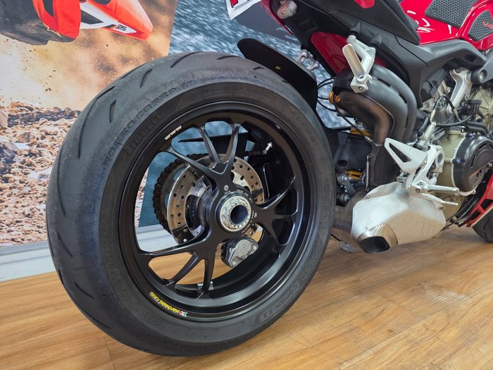 2022 DUCATI STREETFIGHTER V4 S DUCATI RED