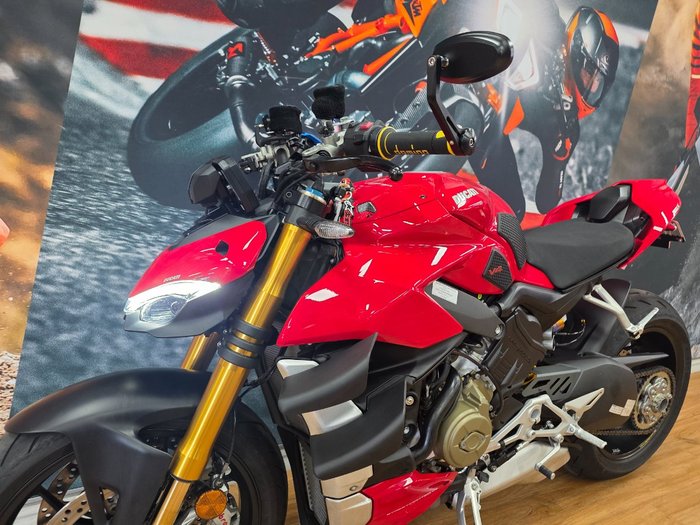2022 DUCATI STREETFIGHTER V4 S DUCATI RED