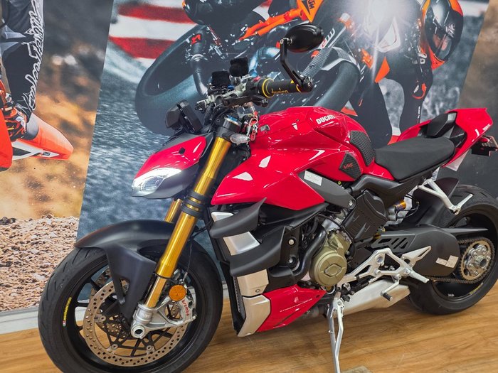 2022 DUCATI STREETFIGHTER V4 S DUCATI RED