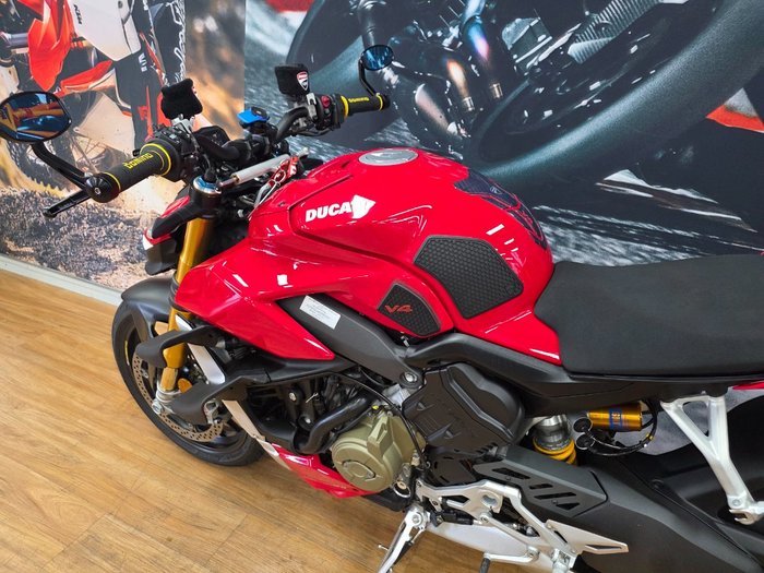 2022 DUCATI STREETFIGHTER V4 S DUCATI RED