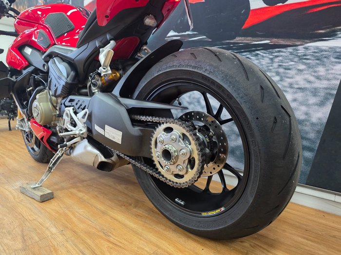 2022 DUCATI STREETFIGHTER V4 S DUCATI RED