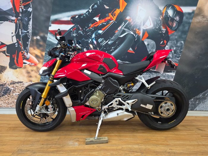 2022 DUCATI STREETFIGHTER V4 S DUCATI RED