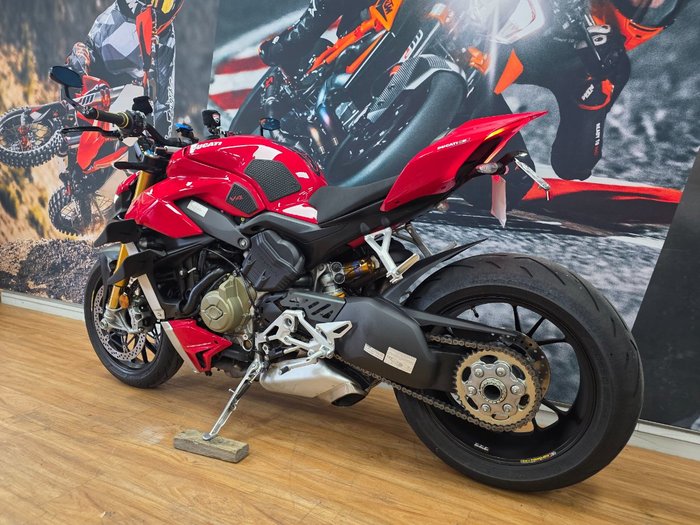 2022 DUCATI STREETFIGHTER V4 S DUCATI RED