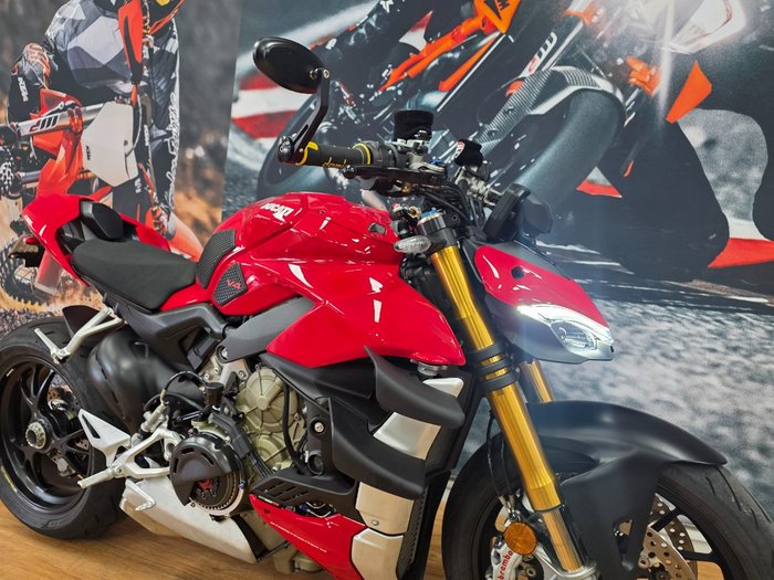 2022 DUCATI STREETFIGHTER V4 S DUCATI RED