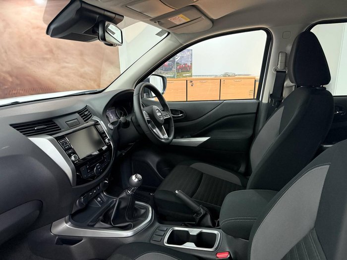 2024 Nissan Navara ST-X D23 MY24 4X4 Dual Range Solid White