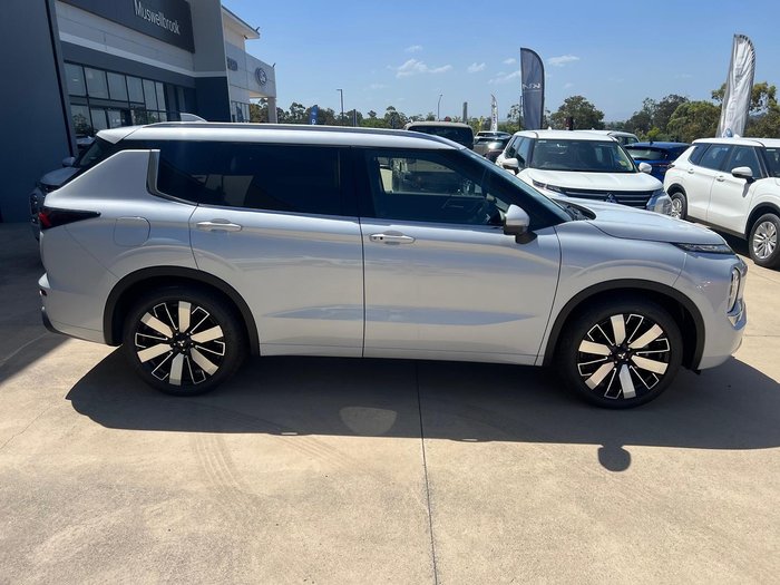 2025 Mitsubishi Outlander Exceed