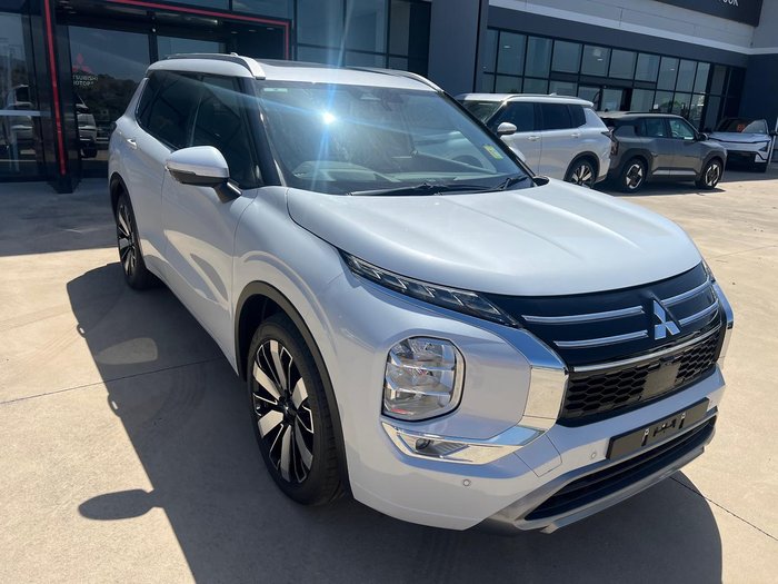 2025 Mitsubishi Outlander Exceed