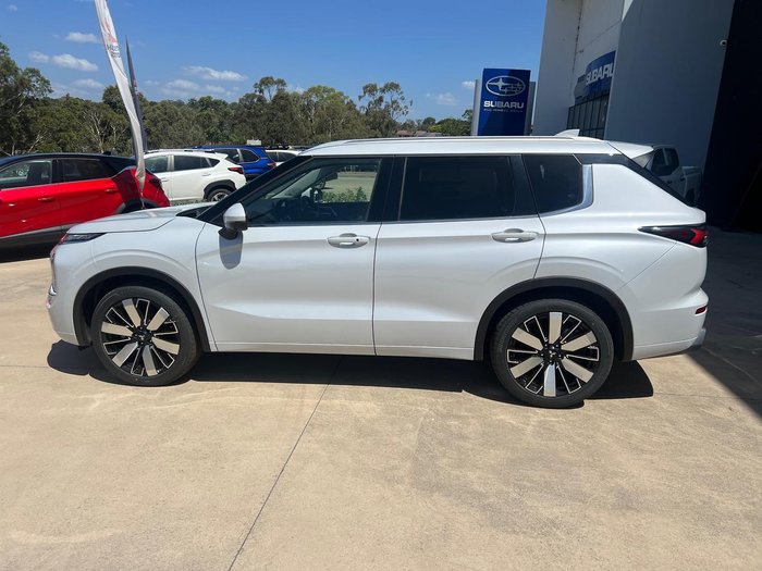 2025 Mitsubishi Outlander Exceed