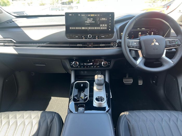 2025 Mitsubishi Outlander Exceed ZM MY25 AWD White Diamond