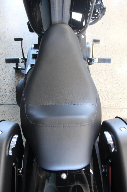 2025 Harley-davidson FXLRST LOW RIDER ST (117) MIDNIGHT FIRESTORM