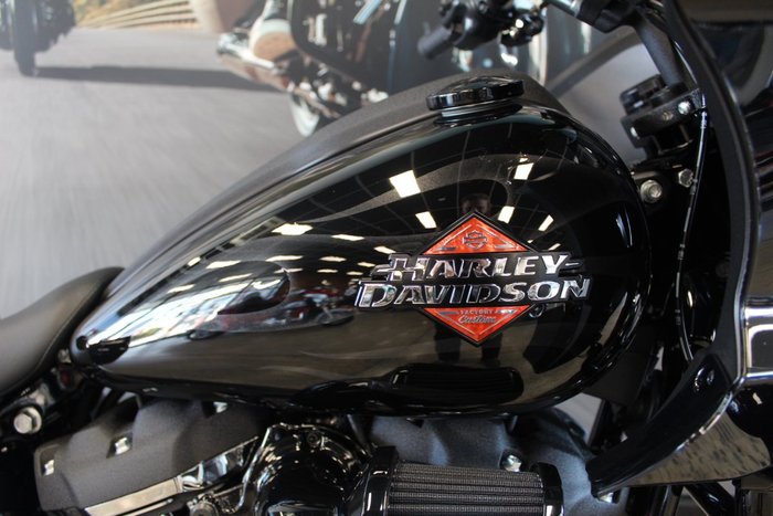 2025 Harley-davidson FXLRST LOW RIDER ST (117) MIDNIGHT FIRESTORM