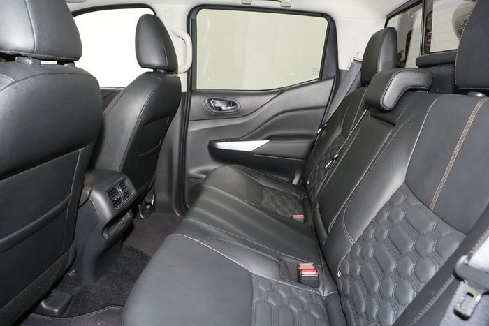 2023 Nissan Navara ST-X