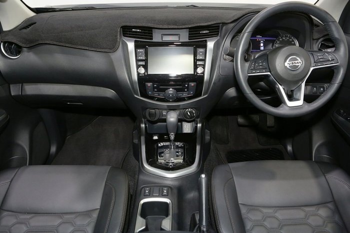 2023 Nissan Navara ST-X