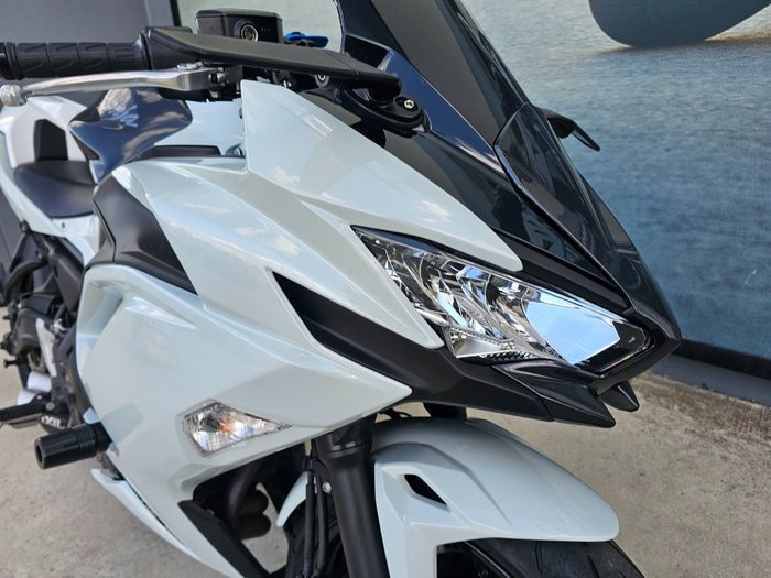 2022 Kawasaki NINJA 650L White