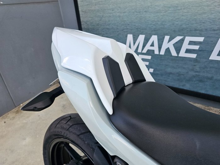 2022 Kawasaki NINJA 650L White