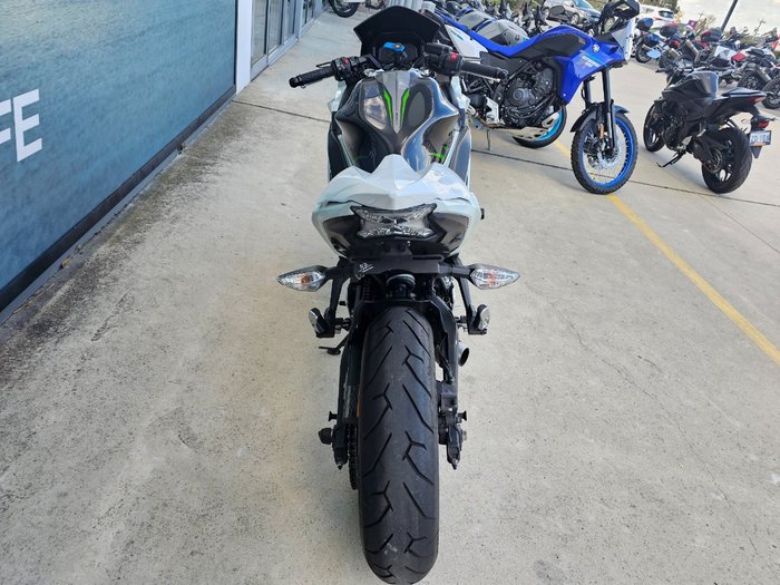2022 Kawasaki NINJA 650L White